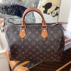 Louis Vuitton Vintage Speedy 30 Handbag.